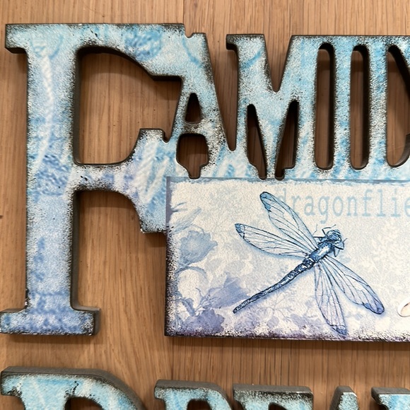 NWT Two Wall Plaques - Picture 4 of 6